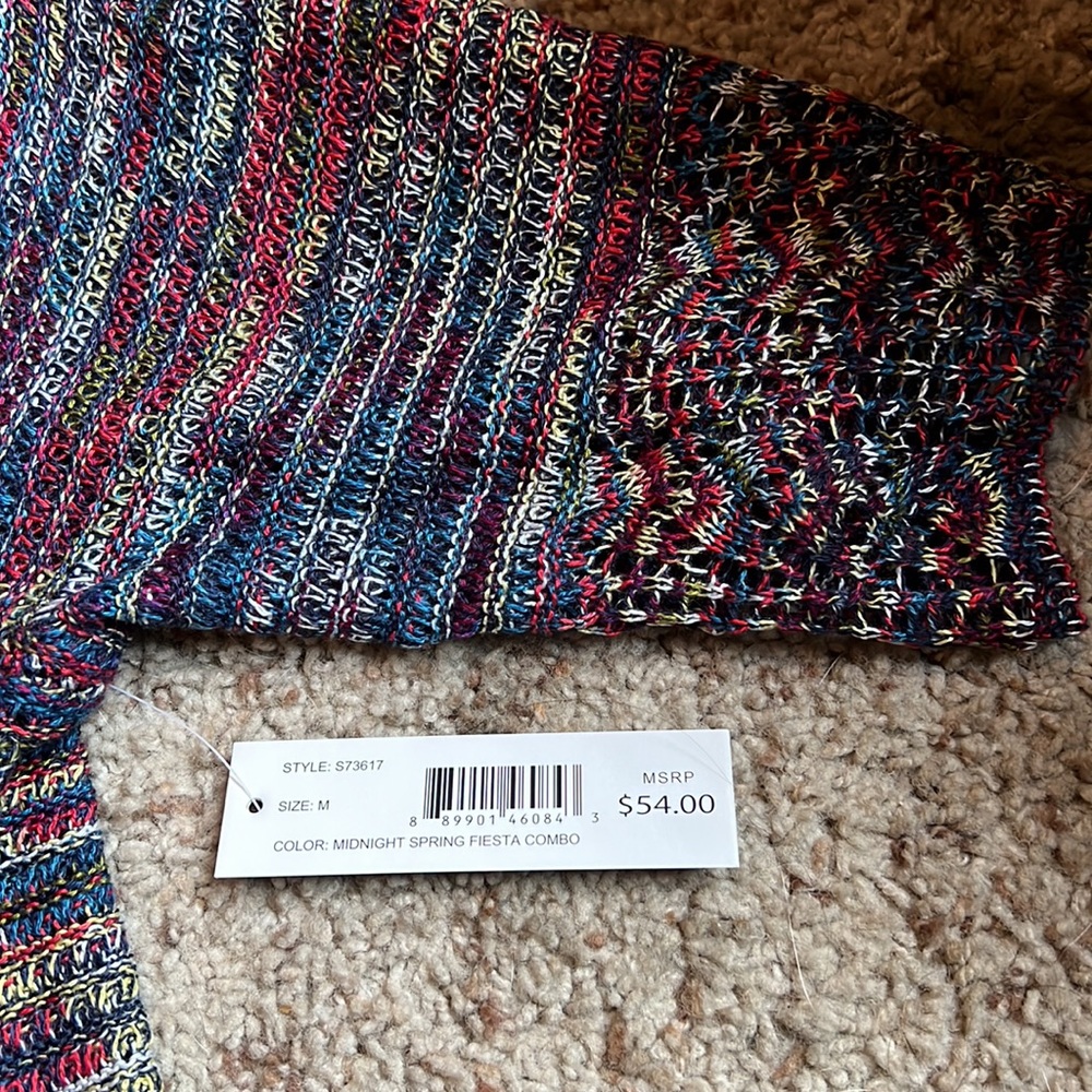 NWT 🏷️ Colorful Top 🖤 - Picture 3 of 6